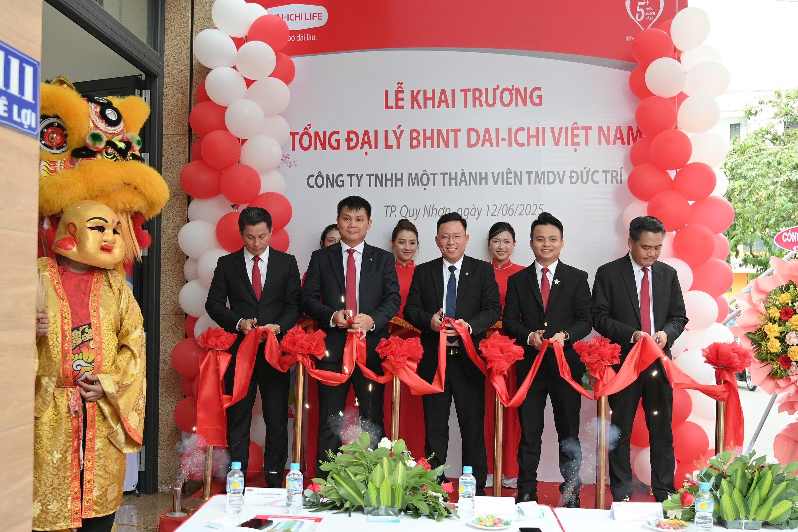 Cathay Life Việt Nam Được Vinh Danh Trong Top 10 Công Ty Bảo Hiểm Nhân Thọ Uy Tín Năm 2025